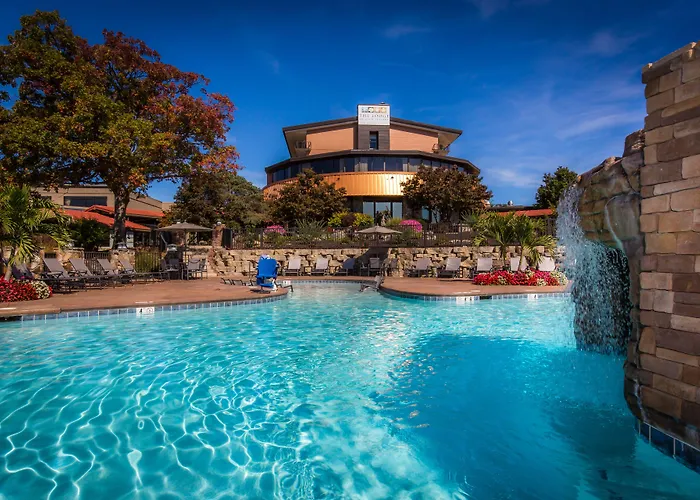Lodge Of Four Seasons Golf Resort, Marina & Spa